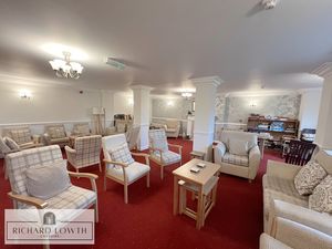 Communal Lounge- click for photo gallery